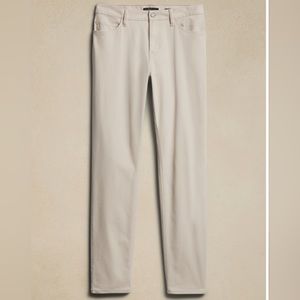 Banana Republic Slim Traveler Pant (Off White/Stone) in 28W 28L